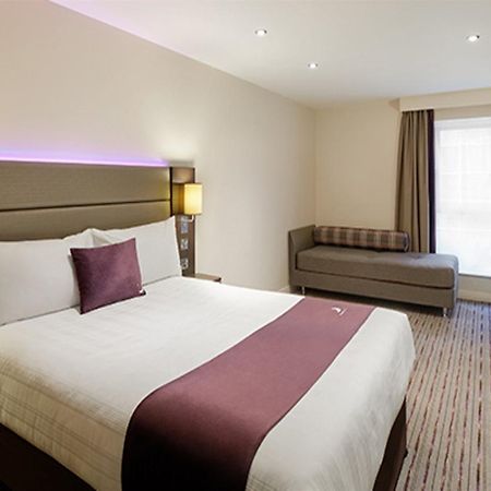 Premier Inn Premier Inn Bagshot Luaran gambar