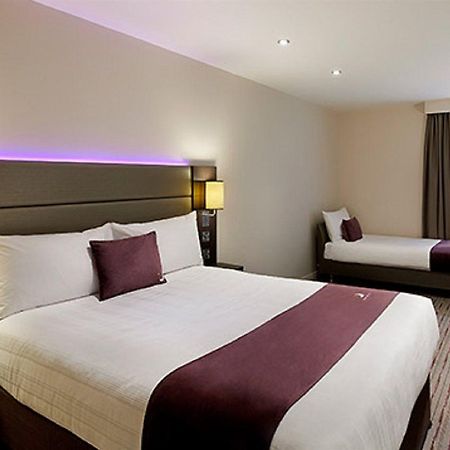 Premier Inn Premier Inn Bagshot Luaran gambar