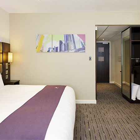 Premier Inn Premier Inn Bagshot Luaran gambar