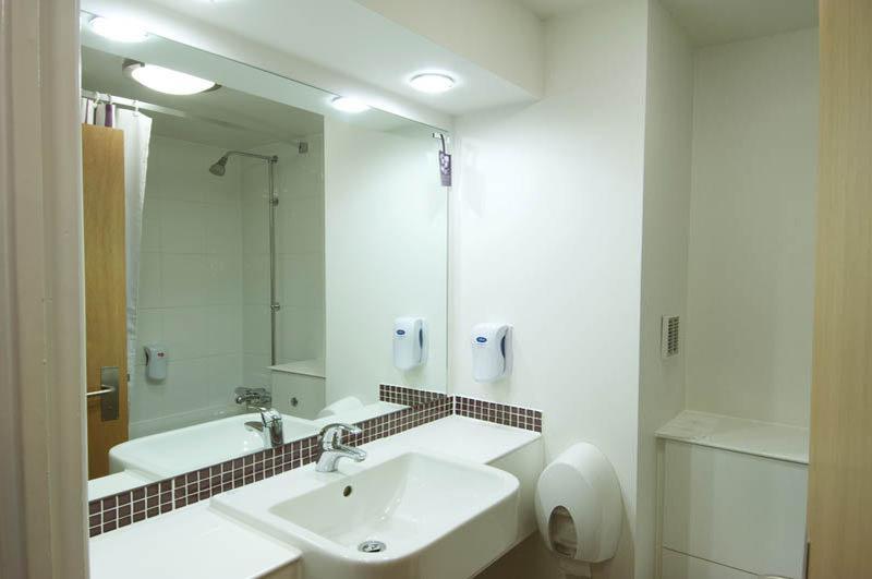 Premier Inn Premier Inn Bagshot Luaran gambar